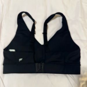 black sports bra